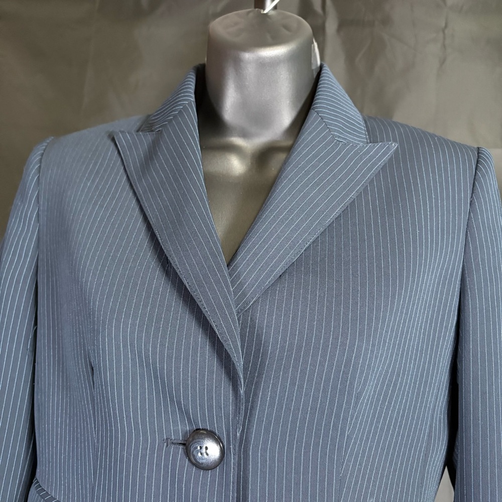 Kasper Dark Blue Pinstripe Blazer Sz 2P - Picture 4 of 15
